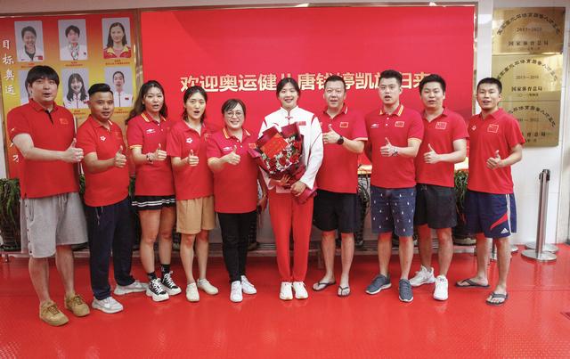 朱婷运动员_朱婷游泳_游泳冠军朱婷父母