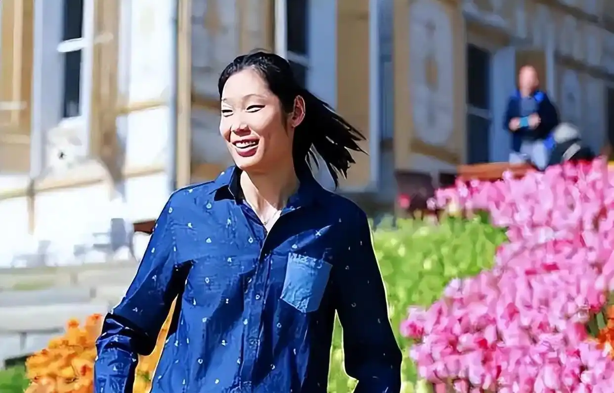 朱婷运动员_游泳冠军朱婷父母_朱婷泳装