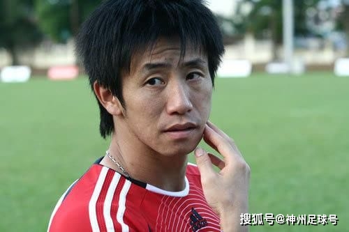 足球比赛助攻最多的球员_足球历史最佳助攻人物是谁_足球历史助攻最多的球员