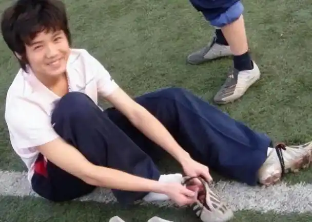帅气篮球男生技巧教学_帅气的篮球技巧_篮球技巧帅气的男生