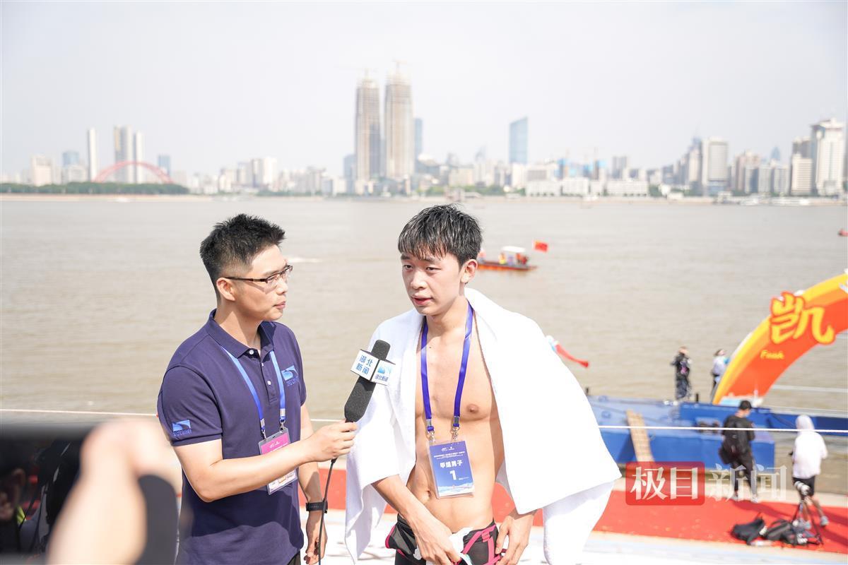 游泳男子冠军是什么级别_男子十公里游泳冠军是_游泳男子世界冠军