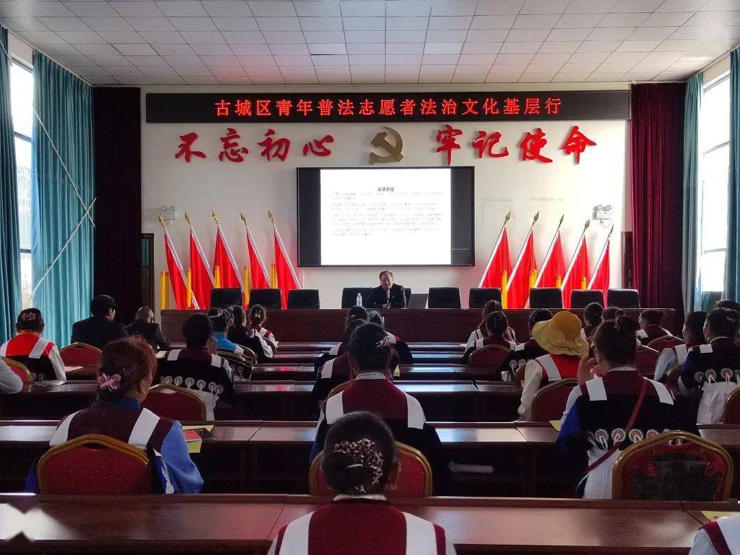 云南家庭妇女日常_云南女人当家_云南女性