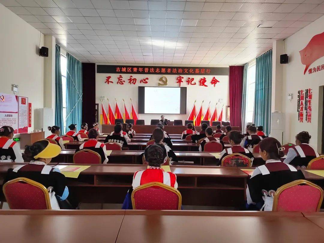 云南女人当家_云南家庭妇女日常_云南女性